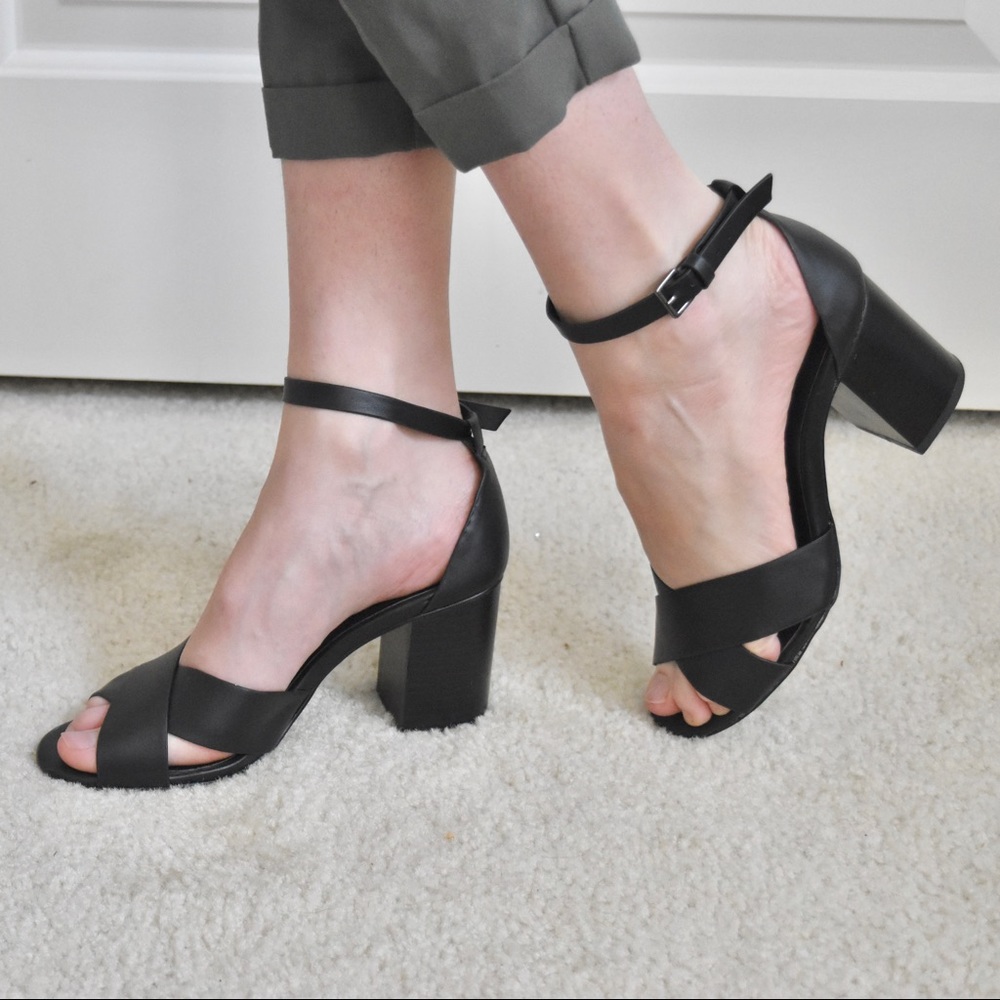 Forever 21 Block Heel Strappy Sandals Leather